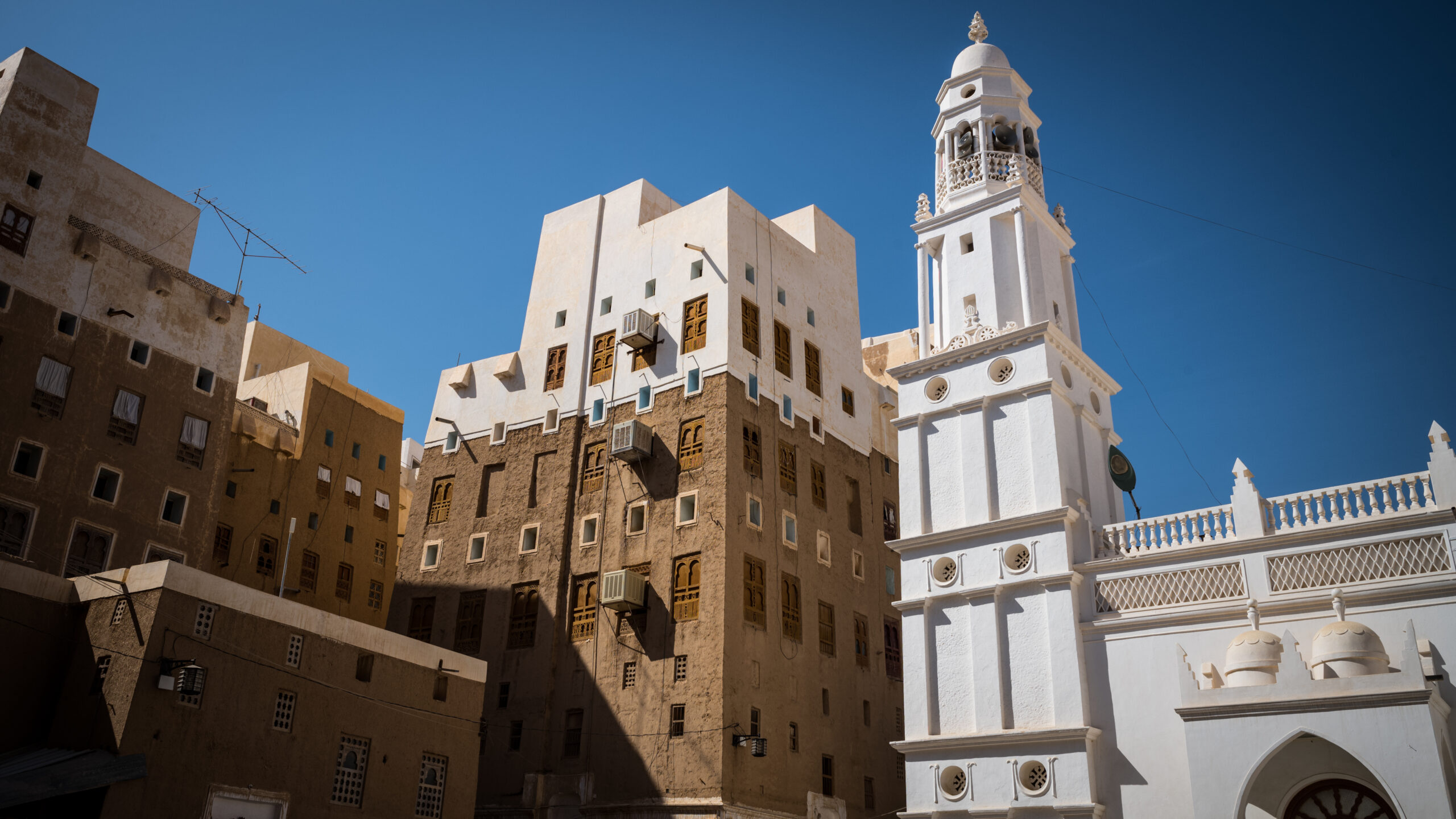 希巴姆古城的屋頂覆蓋白色石灰灰泥。