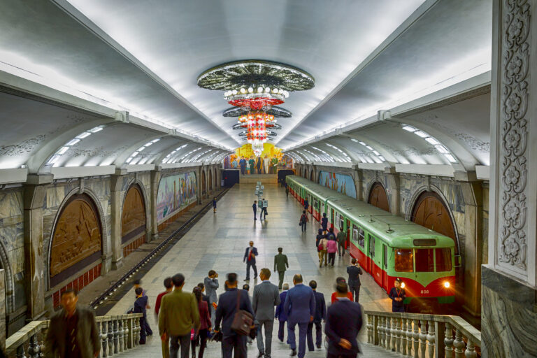 Pyongyang,north,Korea-october,10,2017:,The,Puhung,Subway,Station,On,A,Working